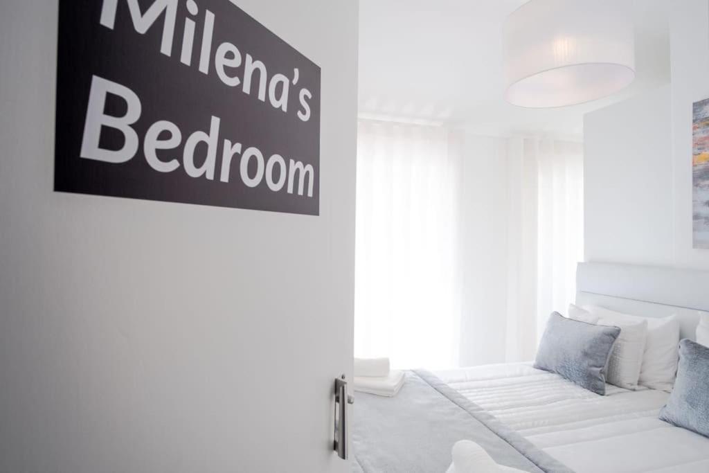 Milena'S Bedroom Nazare Bagian luar foto